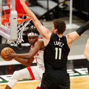 "Brook Lopez recoiled after Kenyon Martin Jr dunked on him": Bucks star explains his hilarious reaction to the Rockets rookie's poster dunk