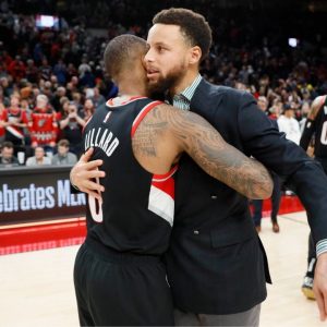 "Stephen Curry is right behind Magic Johnson": Damian Lillard gives huge props to the Warriors legend calling him the "greatest shooter of all time"