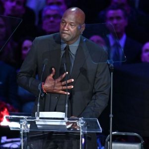 "Dean Smith left Michael Jordan off Sports Illustrated picture": Billy Packer reminisces about the GOAT's rise before being drafted by Chicago Bulls