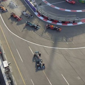 F1 Lewis Hamilton: How Lewis Hamilton lost control of his car & lost race in Azerbaijan