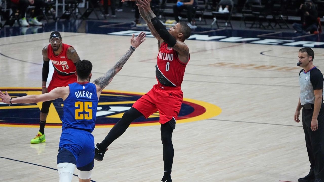 “Thank God Damian Lillard missed”: Austin Rivers is hilariously seen praying for Blazers MVP to miss amidst historic 55-point night in Game 5 win