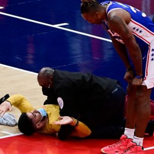 "Dwight Howard just leaned over to see what's up": Pandemonium reigns at Capital One Arena as Q3 of Sixers vs Wizards Game 4 is disrupted by an intruding fan