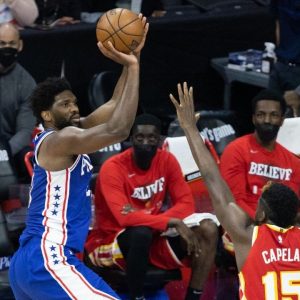 "Joel Embiid won't be a factor this series": NBA fans eviscerate Charles Barkley for his asinine take regarding Sixers vs Hawks ahead of Jojo's 40-point outing