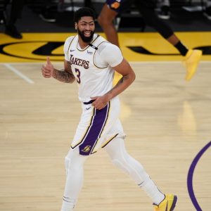 "LeBron James is slowing down so Anthony Davis will be the face of the Lakers": Jared Dudley proposes path for AD and LeBron next year
