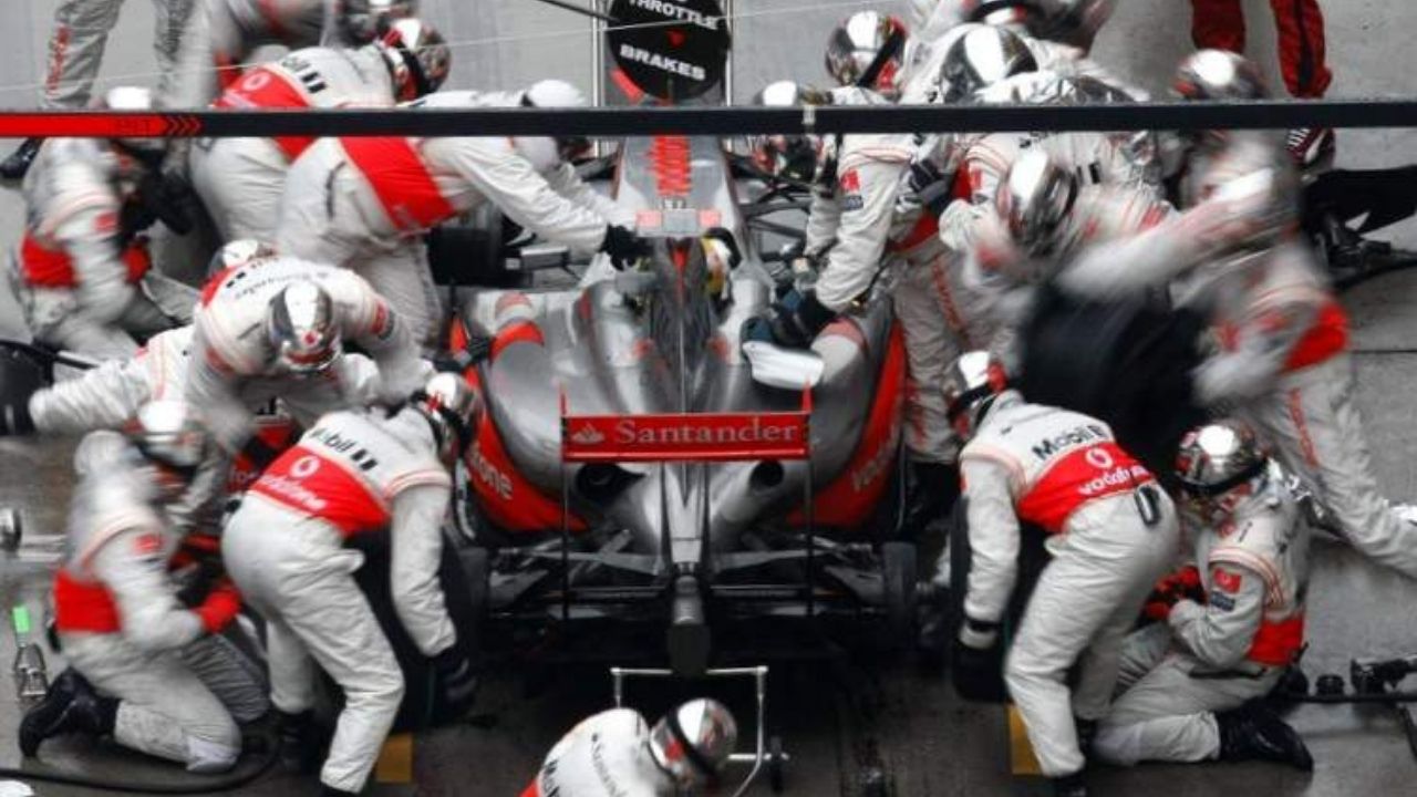 "It puts a lot of pressure on Pirelli"– Lewis Hamilton supports return of re-fuelling