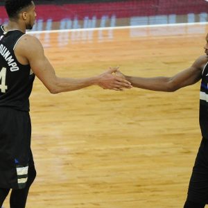 “Giannis Antetokounmpo and Khris Middleton had nearly 80% of Milwaukee’s points”: Bucks superstars make NBA Playoff history in Game 3 against Kevin Durant and co.
