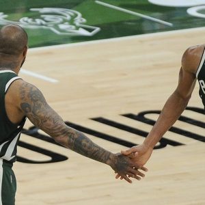 "That's exactly how PJ Tucker drew it up": An alley-oop to Giannis Antetokounmpo accidentally falls in as a 3, as Bucks go on to win Game 3 of the ECF