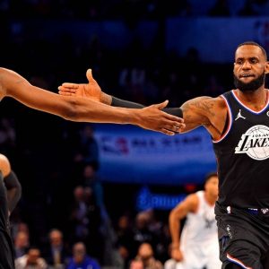 "The King still rules the clutch": A recent statistic shows that LeBron James is more clutch than Kevin Durant in NBA Playoffs
