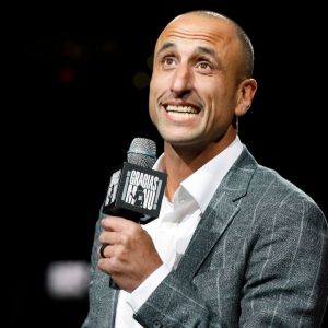 "Manu Ginobili did something Batman would be proud of": When Argentina's all-time great basketball player swatted a bat with his bare hands on Halloween