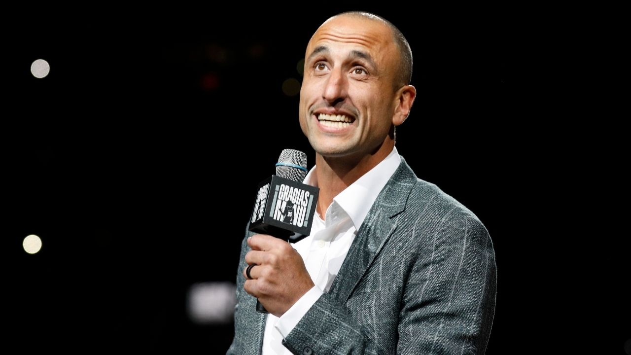 "Manu Ginobili did something Batman would be proud of": When Argentina's all-time great basketball player swatted a bat with his bare hands on Halloween