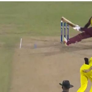 WI vs AUS 2021: Shimron Hetmyer bravely scoops Mitchell Starc for a six to bring up second T20I half-century
