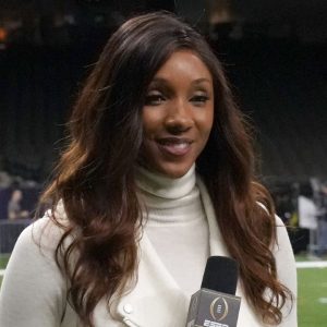 "Maria Taylor said pandemic sem*n and Adam Silver went Kobe no-flinch mode": NBA fans react to ESPN anchor's gaffe ahead of Bucks' Game 4 win vs Suns