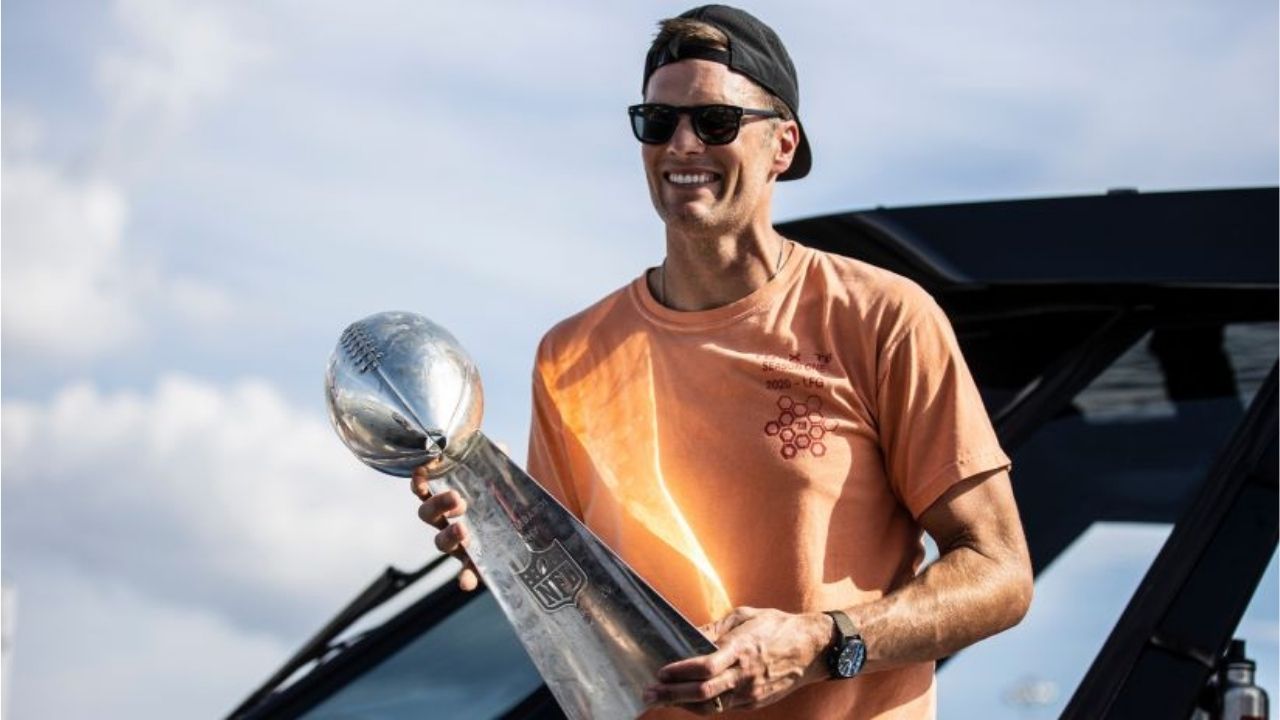 "Everything feels a bit lighter after some tequila": Tom Brady Responds to Stanley Cup Twitter Account After Tampa Bay Lightning Win 2nd Straight NHL Title