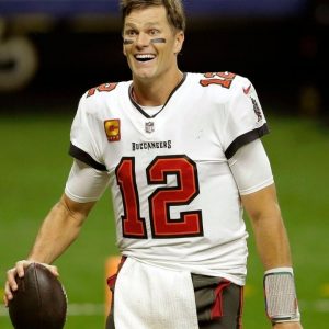 "Geez, my flight to LA was so long that it lasted the entirety of Tom Brady's first retirement": People around the world including NBA stars react to NFL GOAT's retirement news only to find out it was just a hoax