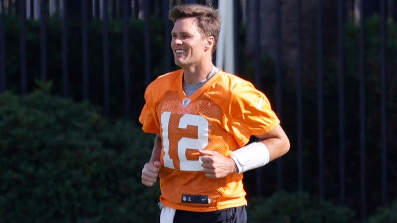 "He loves pizza and a really great cheeseburger": Tom Brady's trainer says Brady cheats on his strict diet often