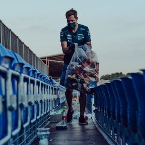 "Sebastian Vettel stayed behind with a group of fans"– Aston Martin superstar picks up litter from stands at Silverstone