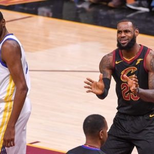 “2017 NBA Finals were better than the Bucks-Suns Finals”: Kevin Durant hilariously lashes out at a fan after claiming his series against LeBron James featured ‘perfectly balanced teams’