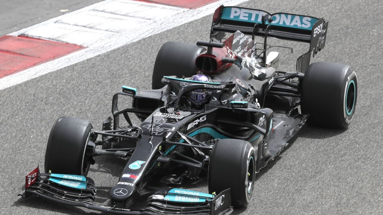 "There is a balance"– Mercedes won't dump its 'barn door' rear wing even if it will make them lose against Red Bull