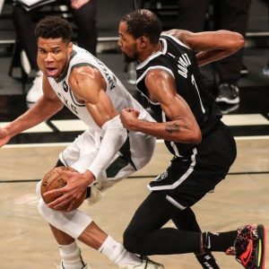 "Giannis Antetokounmpo has more real rings than you now": Kevin Durant mocked by NBA fans for not congratulating Bucks superstar in tweet aimed at Milwaukee’s win