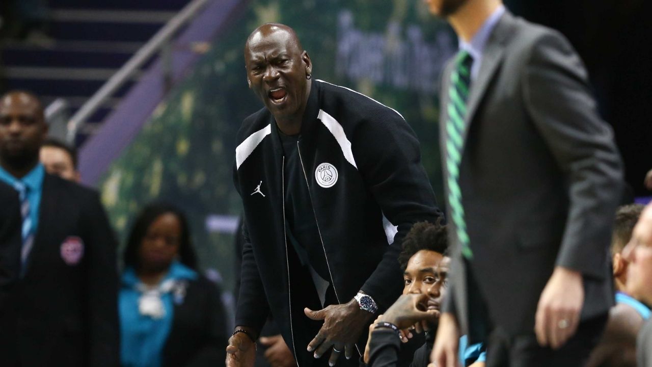 "You may be the best high school player but I'm the best player in the world": When NBA Legend Michael Jordan absolutely destroyed high school sensation O. J. Mayo