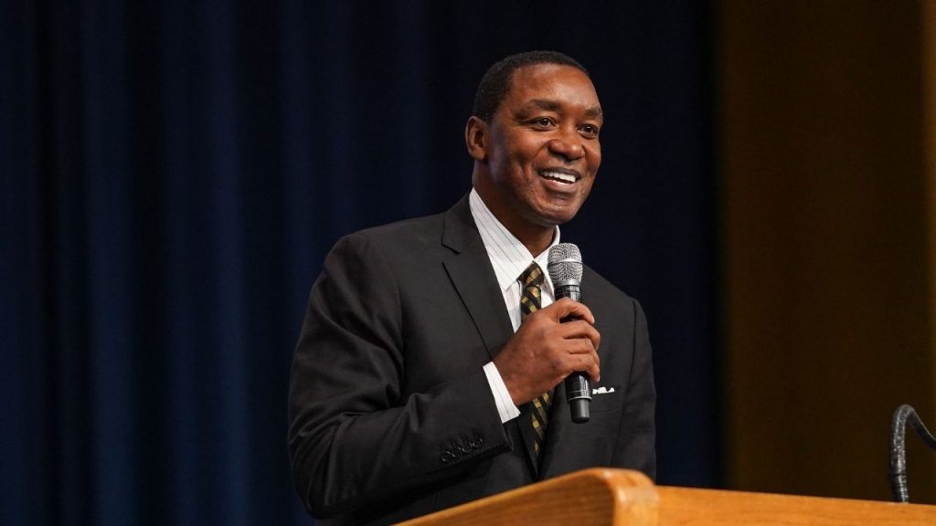 "LeBron James is a much better basketball player than Michael Jordan": Isiah Thomas reveals his top 3 dominant players of all time