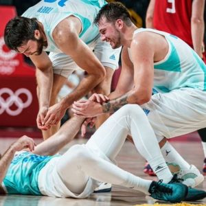 "Luka Doncic led an entire team with YMCA players to the semis": NBA Twitter goes crazy as the Mavericks' MVP leads Slovenia to defeat Germany 94-70 to enter the semis at Tokyo 2020