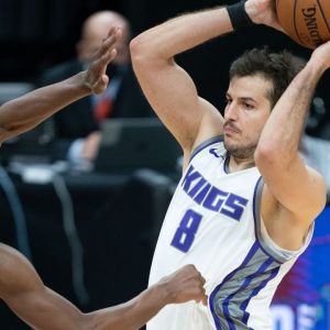 "Nemanja Bjelica will be the 3rd Splash Brother alongside Stephen Curry and Klay Thompson": Warriors fans react to Bob Myers signing sharpshooting forward in 2021 NBA free agency