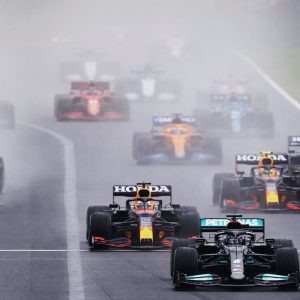 "He was definitely out of energy" - Damon Hill concerned Lewis Hamilton is still feeling the after-effects of Covid-19