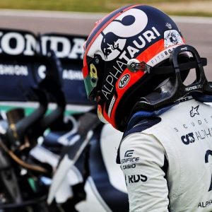 "The head is not only there to put on the helmet, but also to think"– Helmut Marko shows his displeasure with Yuki Tsunoda's performances