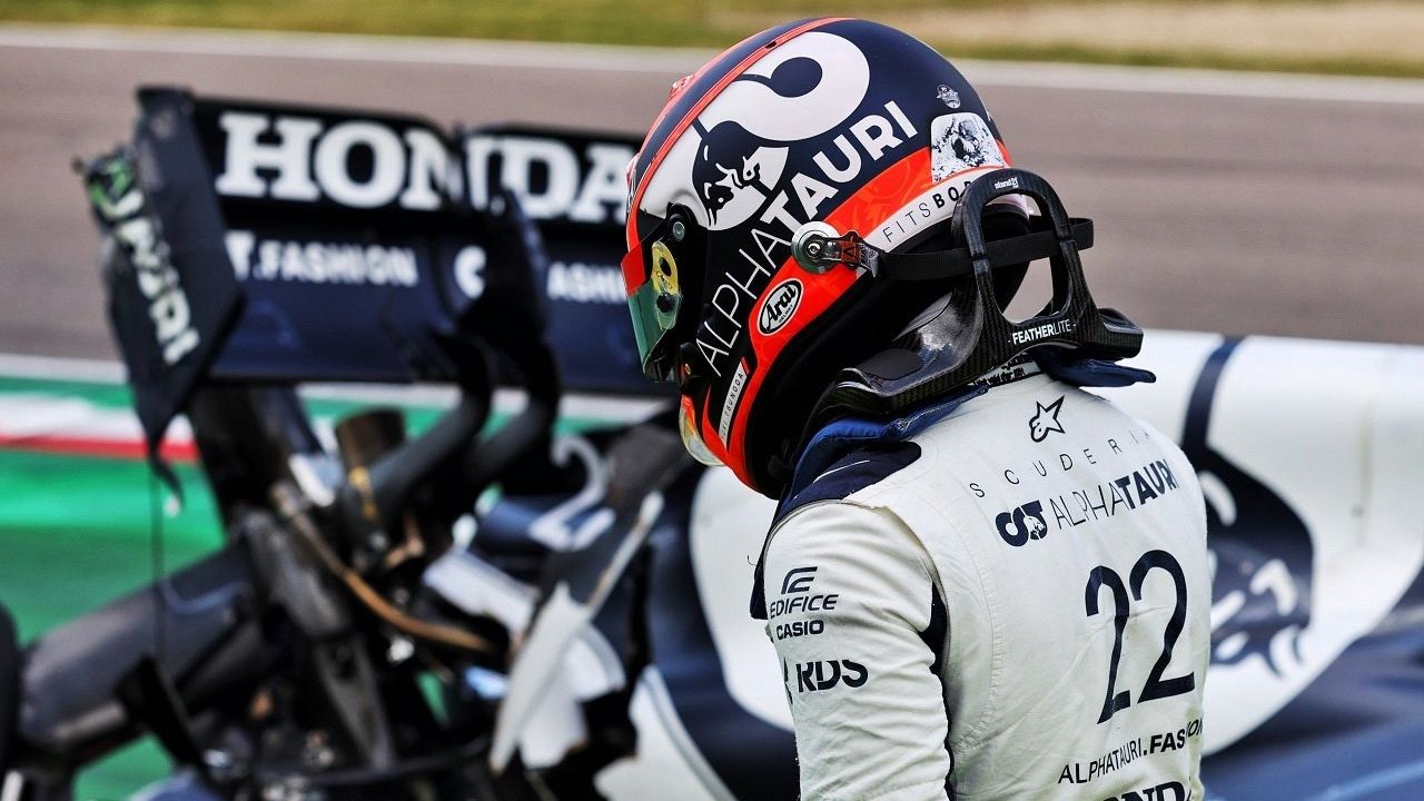 "The head is not only there to put on the helmet, but also to think"– Helmut Marko shows his displeasure with Yuki Tsunoda's performances