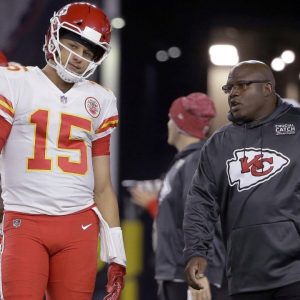 "Damn, Did Patrick Mahomes Just Throw Left-Handed!?": Even Eric Bieniemy Was Impressed By Chiefs QB's Insane Throw Whilst Facing Pressure From Von Miller