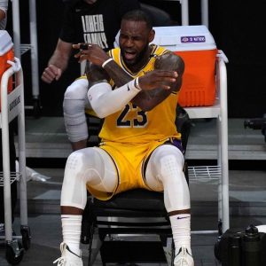 "Ya'll better be ready for next season!": LeBron James throws a serious warning shot at the NBA community as Kevin Durant and Giannis win best player over him