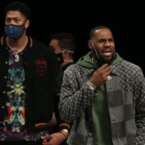 “LeBron James can’t drive!”: Lakers superstar hilariously gets roasted alongside Anthony Davis during altercation in GTA