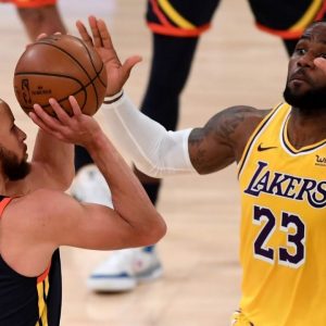 "Hope everyone has their 'Is this the end for Stephen Curry?' segments ready!": NBA Twitter brings up the Warriors' superstar's individual records against the Lakers ahead of Opening Night