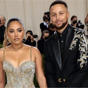 "Stephen Curry and Ayesha came to win the Red Carpet at the Met Gala!": NBA Twitter loses it as the Warriors' power couple bedazzle at 'fashion's biggest night out'