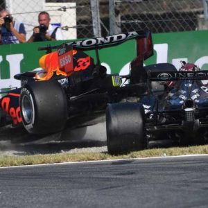 "Lewis is not Houdini"– Former F1 driver calls Max Verstappen's move on Lewis Hamilton an 'act of desperation'