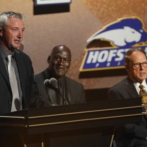 "I'd like to thank Michael Jordan and Scottie Pippen for kicking my butt!": Toni Kukoc sends a hilarious little jab at the Bulls legend during his Hall of Fame speech