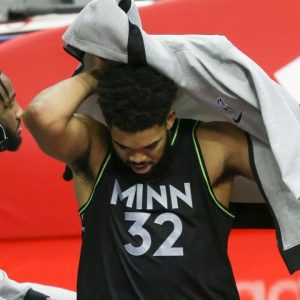 "SHUT YOU B**CH ASS UP!": Karl-Anthony Towns gets flamed for rightly calling out the anti-vaxxers community on NBA Twitter