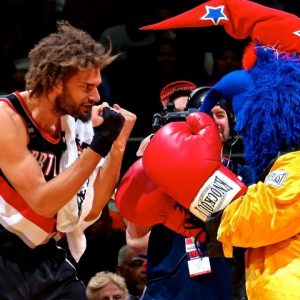 "Thunder signed it ‘To Robin - where’s the W?’": Robin Lopez reveals the origins of his seemingly unfounded hatred for mascots goes back to elementary school