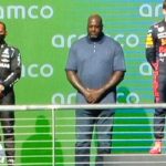 "Shaquille O’Neal was as tall as Lewis Hamilton on that podium": Fans react hilariously as Lakers legend presents winners trophy to Max Verstappen in Austin after an uproarious entry
