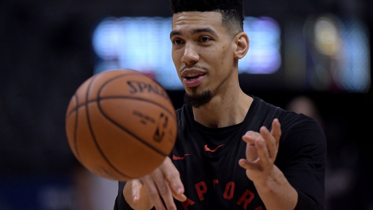 “Danny Green dances better than the cheerleaders”: When the sharpshooter hilariously showcased his incredible dance moves to a few fans who were interested in the cheerleaders