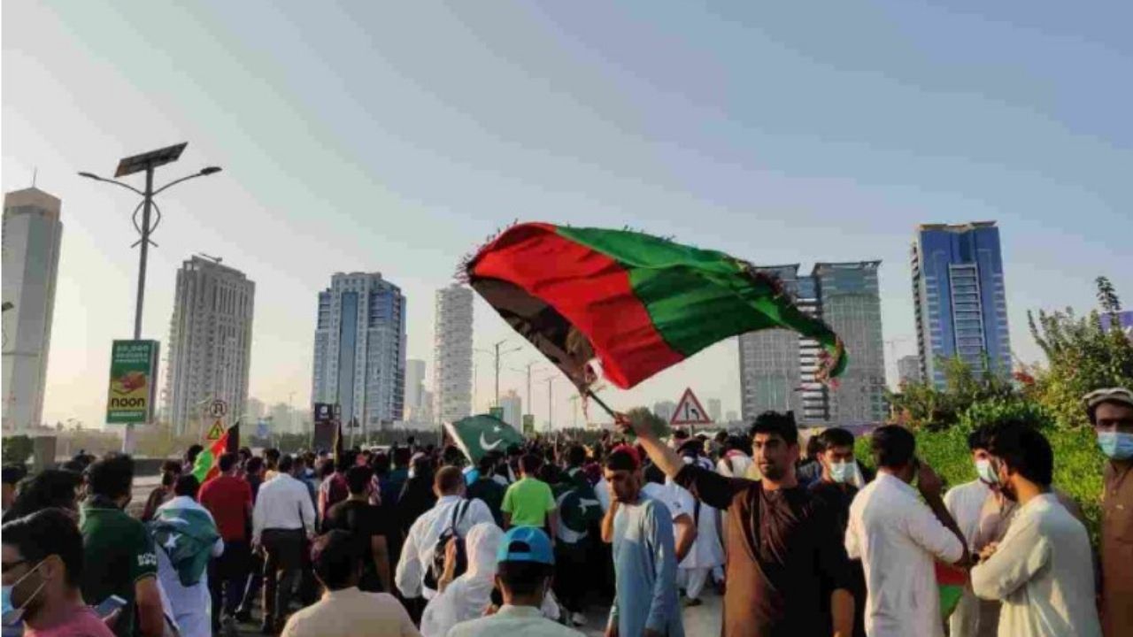 PAK VS AFG World Cup match: Fans break entry gates, barge inside stadium during Pakistan vs Afghanistan 2021 World Cup match
