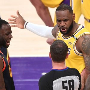 "LeBron James dove to the floor as soon as I touched him!": When Draymond Green got front-row seats to the Lakers star's incredible impression of a diving dolphin