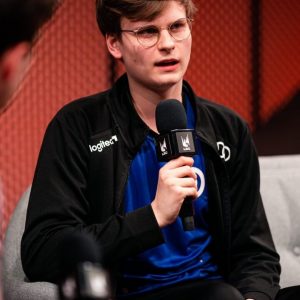 League of Legends Director for Fnatic E-sports team clarifies his statement in a tweet about the chance of FNC_Upset missing the entirety of LOL The World Championships