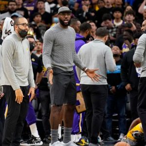 "Iman Shumpert's in his f**kin' bag!": LeBron James reacts as his teammate delivers a perfect performance on Dancing with the Stars