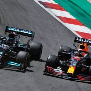 "Lewis [Hamilton] never shows the outside world he is under pressure"- Former F1 driver believes Max Verstappen is giving pressure to 7 time world champion
