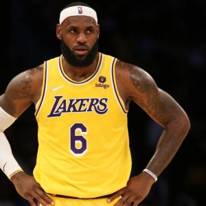 "Is LeBron James playing against Jalen Green and the Rockets tonight?": The Los Angeles Lakers deliver official injury report, list the King as Questionable for the matchup