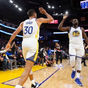 "Stephen Curry is officially the Michael Jordan of this era!": NBA Twitter erupts as Stephen Curry singlehandedly humiliates the entire Portland Trail Blazers defense