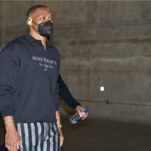 "Russell Westbrook wins the poll for the best-dressed player on Lakers roster": The former MVPs outfits get a thumbs up from Anthony Davis and Carmelo Anthony