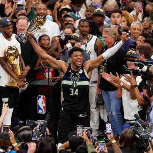 "Giannis is basically Avatar in this commercial": NBA fans react to Greek superstar and 2021 Finals MVP's new Protergia ad campaign